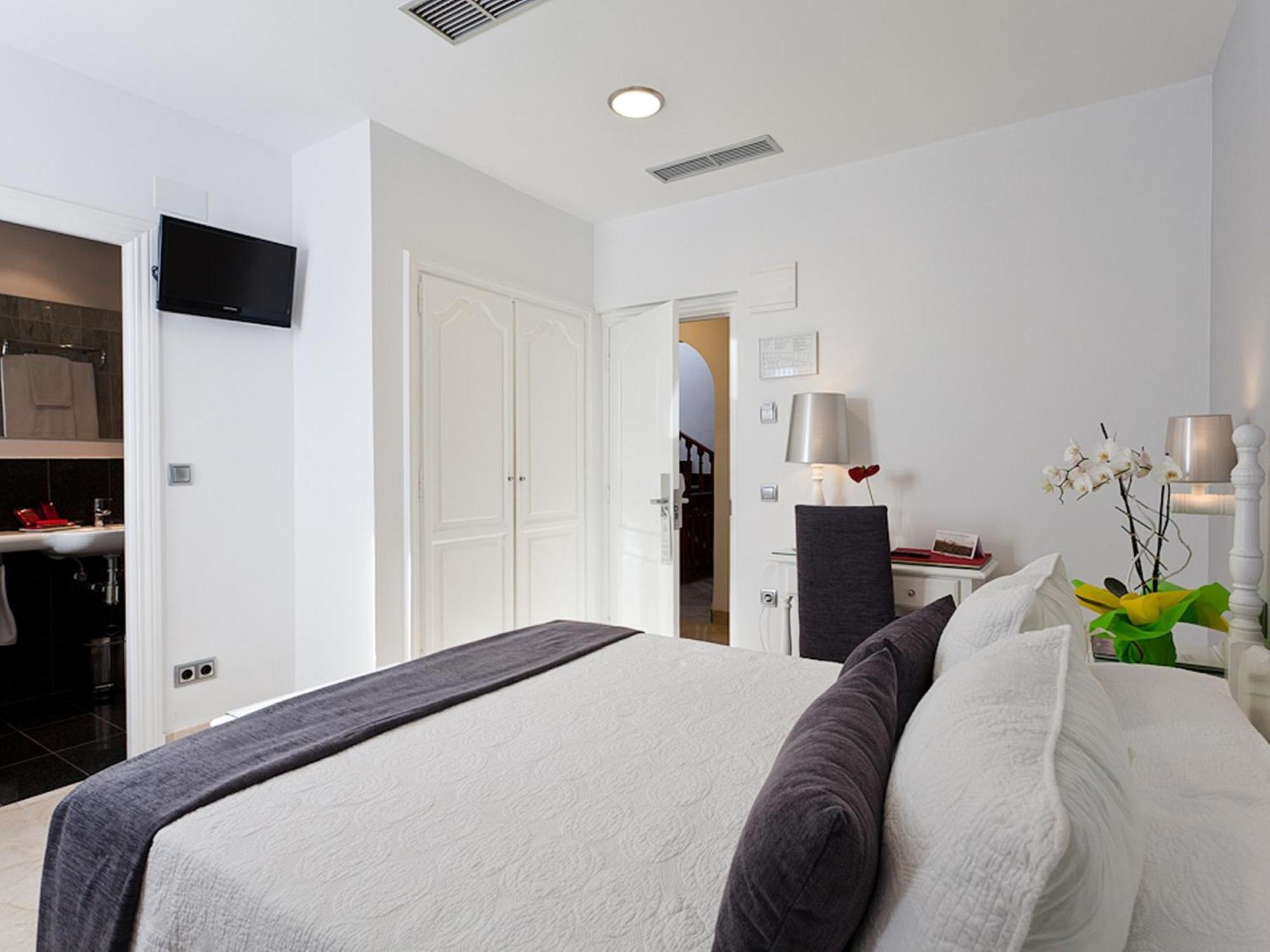Hotel Carlos V Toledo Bagian luar foto