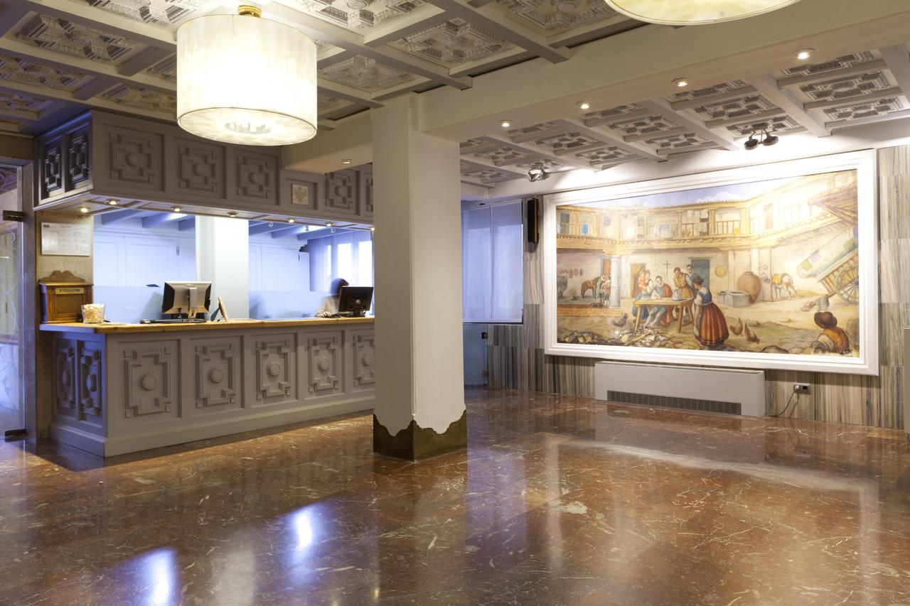 Hotel Carlos V Toledo Bagian luar foto